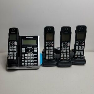 Panasonic KX-TGF970 Cordless Phone System - 4 Phones/3 Handsets - Works Tested
